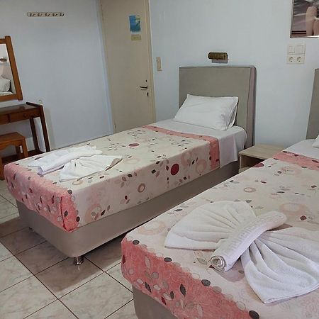 Amadeus Hawaii Apartments & Studios Σιδάρι Δωμάτιο φωτογραφία