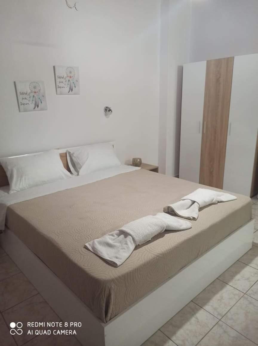 Amadeus Hawaii Apartments & Studios Σιδάρι Δωμάτιο φωτογραφία